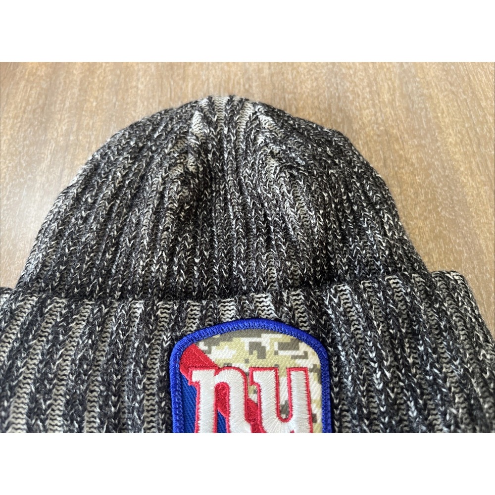 New Era New York Giants NFL 2023 Salute Service Beanie Cuffed Cap Hat Fleece NWT - Picture 3 of 6